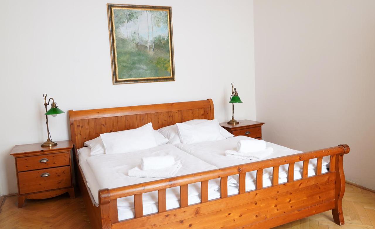 U Zlateho Jelena Hotel 4*