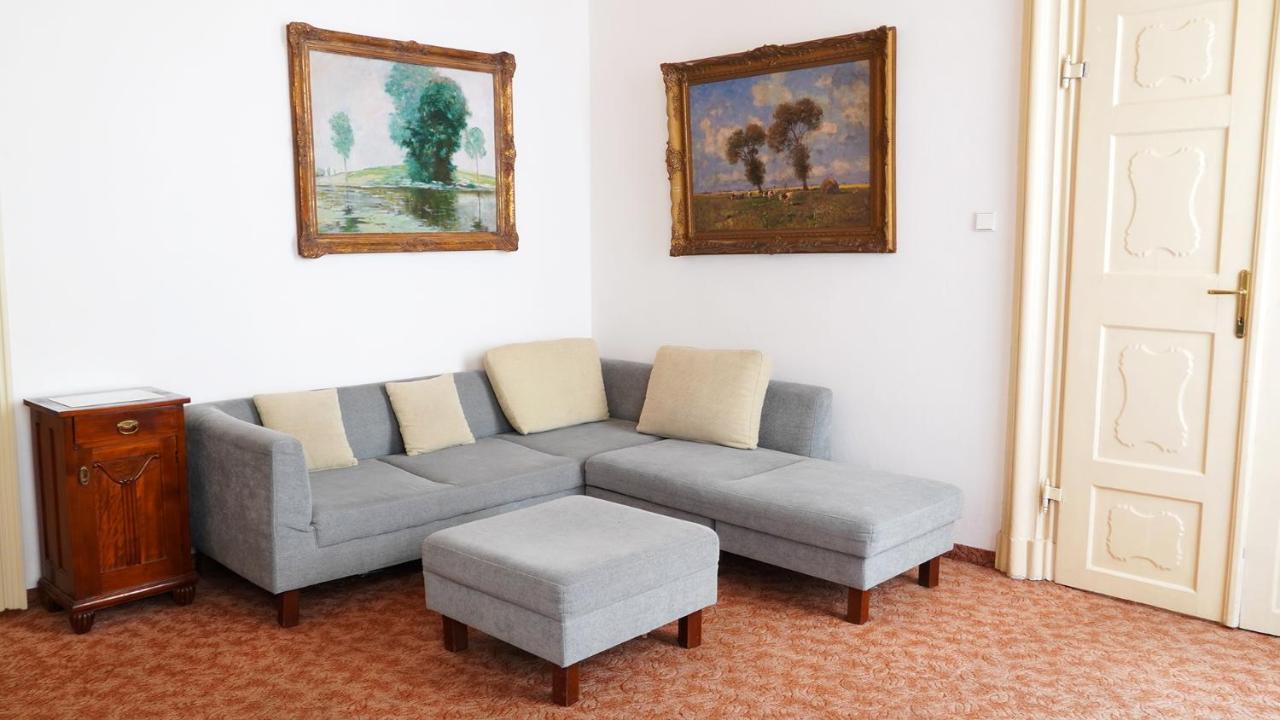 Hotel U Zlateho Jelena