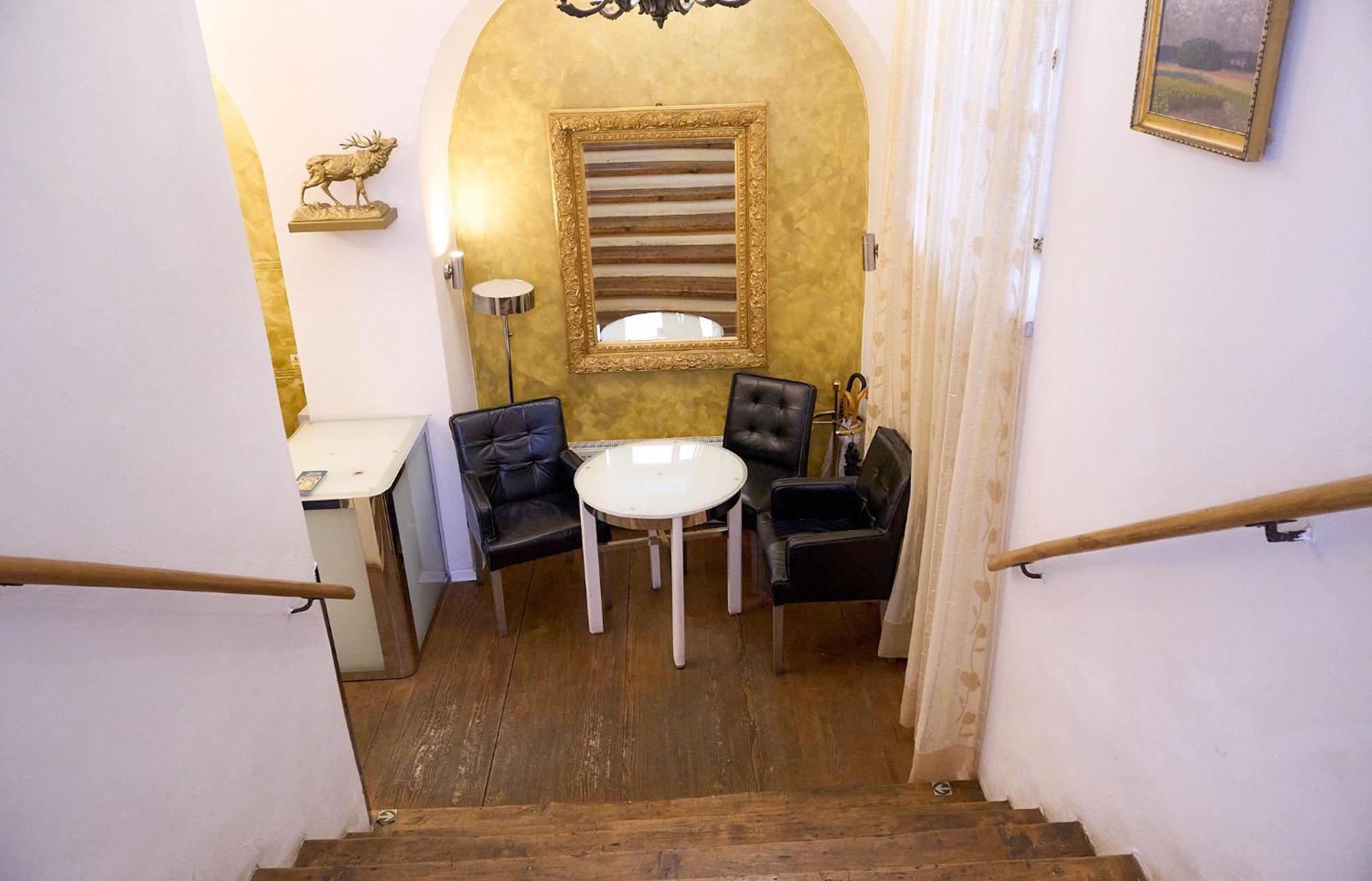 Hotel U Zlateho Jelena 4*