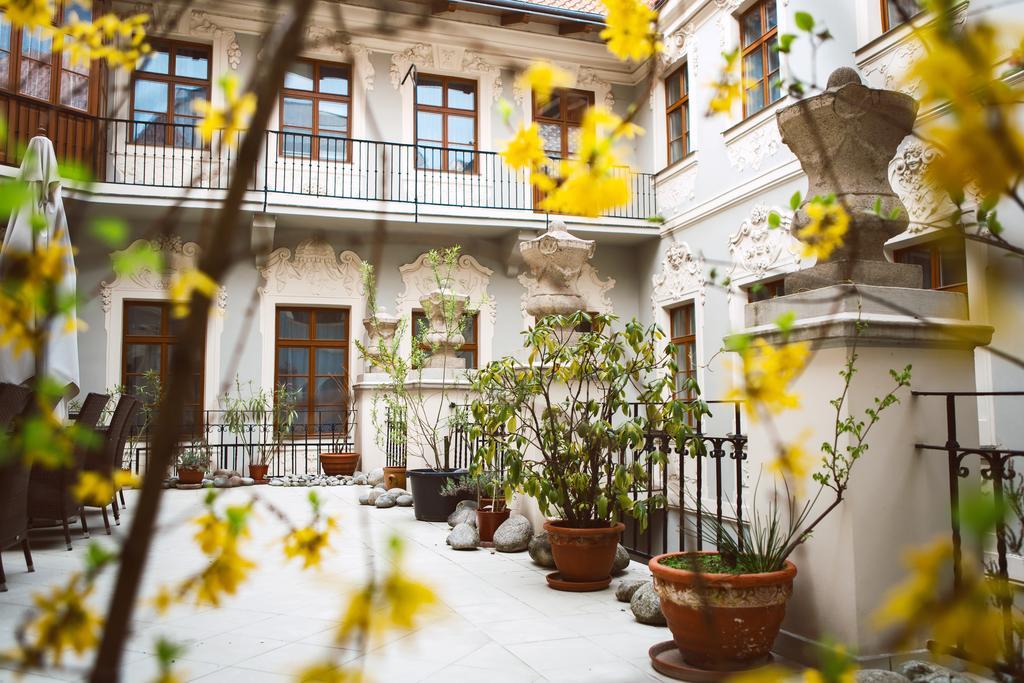 Hotel U Zlateho Jelena 4*